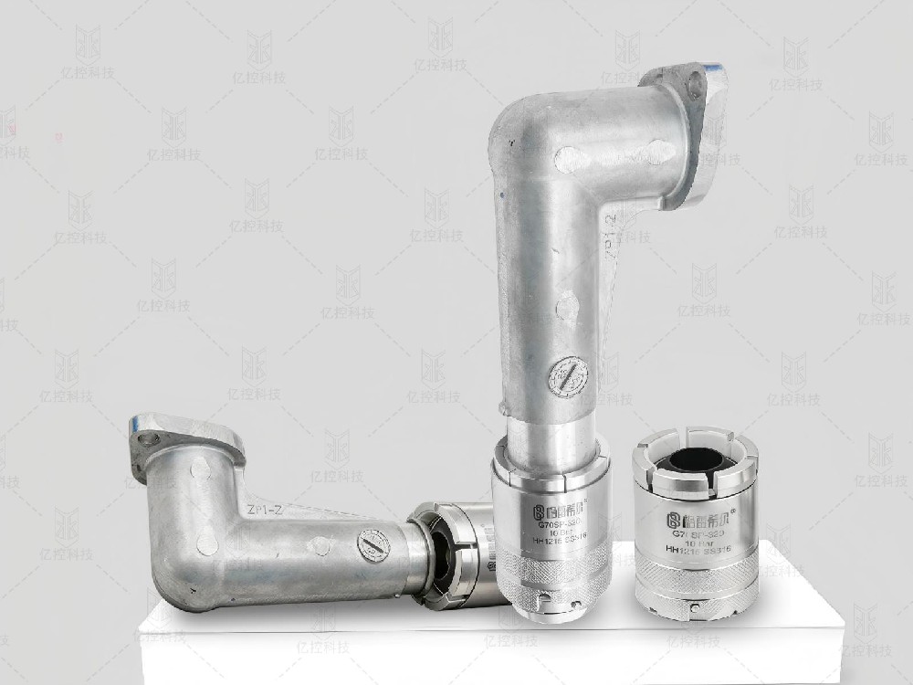 G70SP-320快速接頭在汽車發動機冷卻液進出水管凸緣管口的密封方案